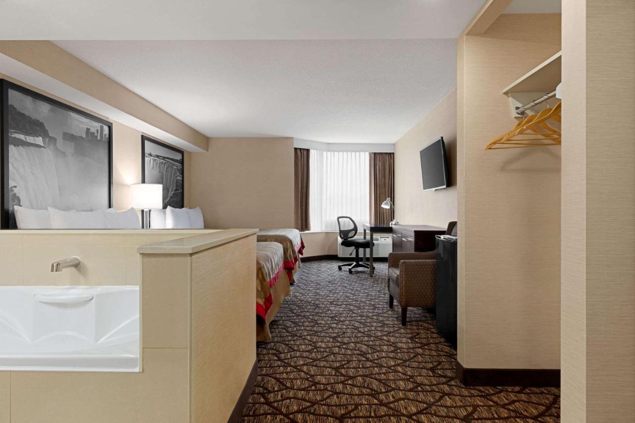 Ramada By Wyndham Near The Falls 3* Niagara-Fälle